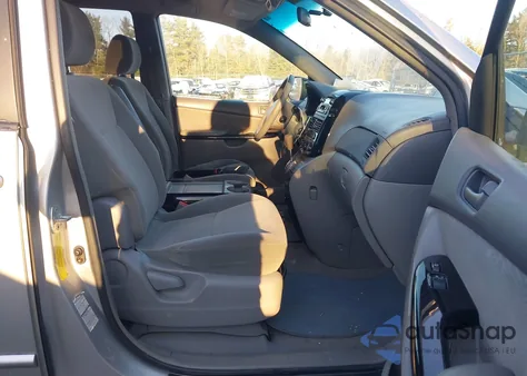 2004 Toyota Sienna Le из США, поврежденный, VIN 5TDBA23CX4S002896